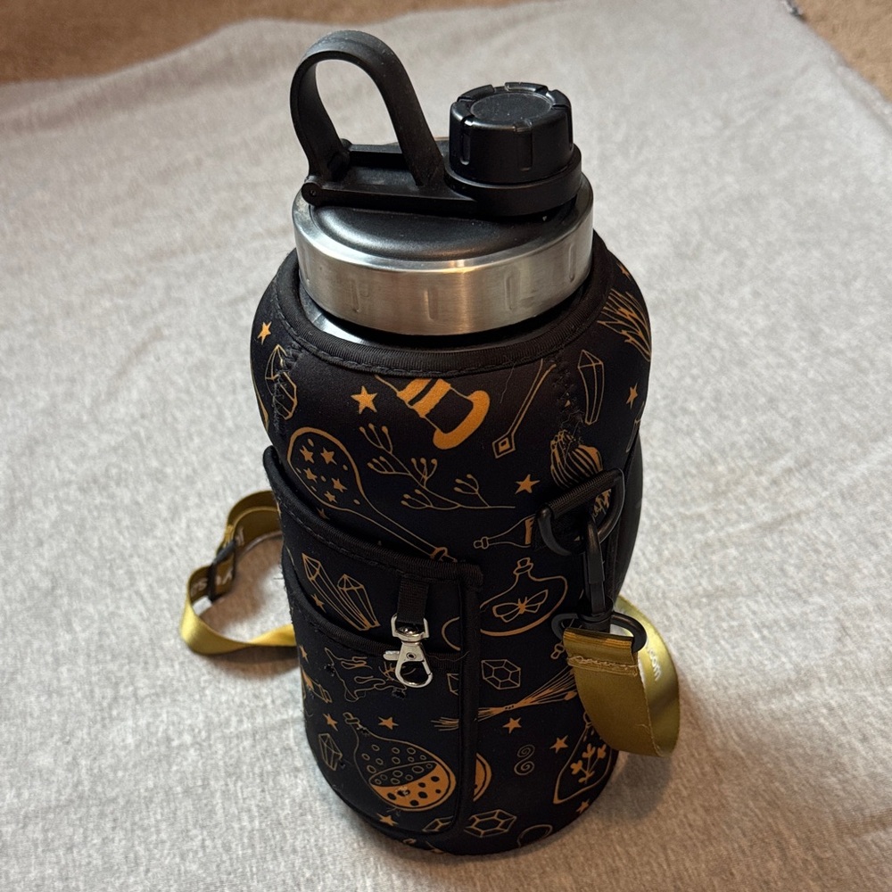 Juggy witch water bottle